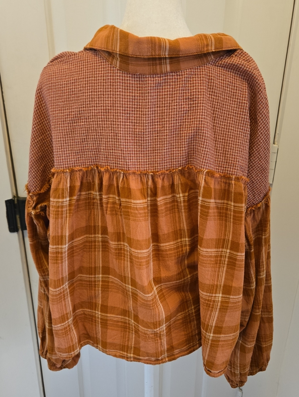 Promesa Cropped Button-Up Gingham Plaid Shirt size L - Picture 4 of 9